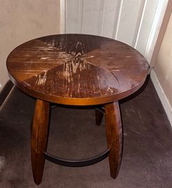 Round Medium Table