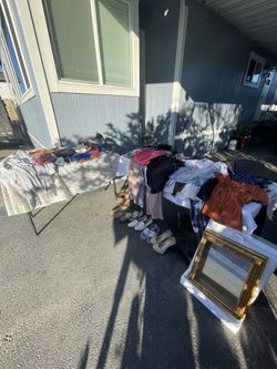 Ropa Y Juguetes Y Más