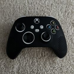 Wireless Xbox One Controller Comes With Grip