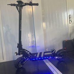 Dual-motor high-speed electric scooter