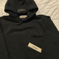 Black Essential Hoddie