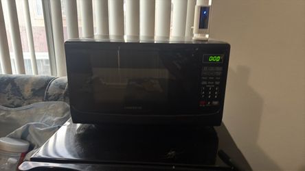 Farberware Black Countertop Microwave