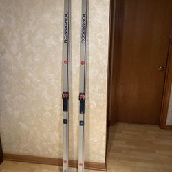 Vintage-Rossignol Touring Cross Country Skies/See all pictures posted/Pickup in Lake Zurich