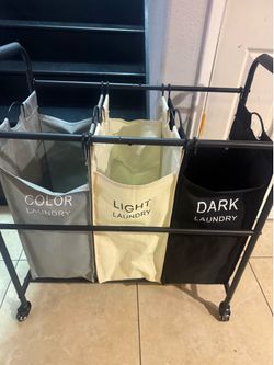 Laundry hamper