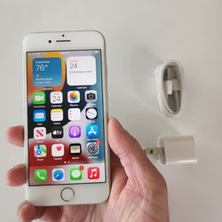 iPhone 7 - UNLOCKED - Like New  