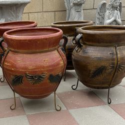 New Flower Pots Made Out Of Clay 