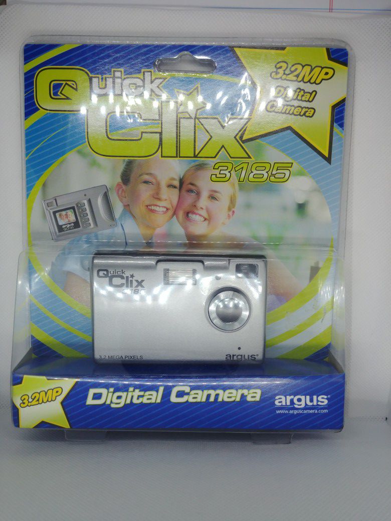 A,QUICK CLIX 3185 3.2MP DIGITAL CAMERA