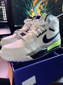 Jordan Legacy 312 Command Force Volt