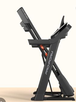 2023 ProForm Pro 9000 Incline Treadmill Excellent Condition with iFit - Las Vegas, NV