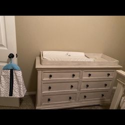 Crib & changing table