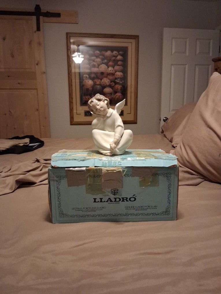 LLADRÓ PORCELAIN DOLL