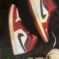 Jordan 1 Retro Mids