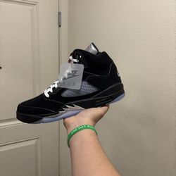Jordan 5 Metallic Black