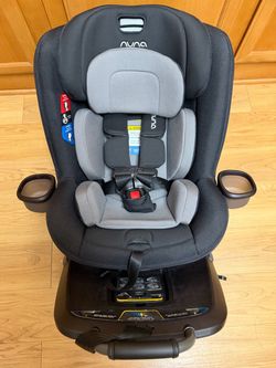 Nuna Revv Rotating Car Seat