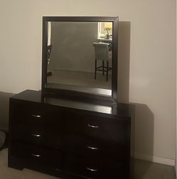 Six drawer dresser with mirror