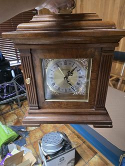 Strausbourg Manor Quartz 16" x 12" x 6.5" Bracket Table Mantle Clock 