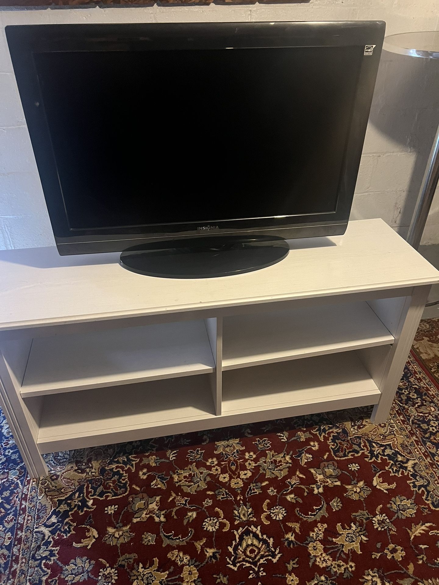 Tv Stand +tv 32’