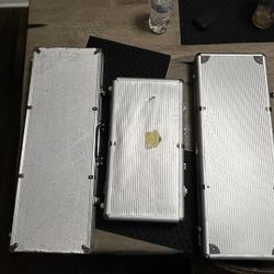 Huge 900+ Piece Poker Tournament Set - 3 Cases + Retired Casino Decks