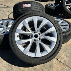 (4) OEM 2023 Tesla Model X 20" Cyberstream SILVER Continental TIRES W/ SENSORS 65%