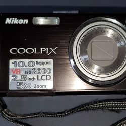 Nikon Coolpix S550 Lighlt Used