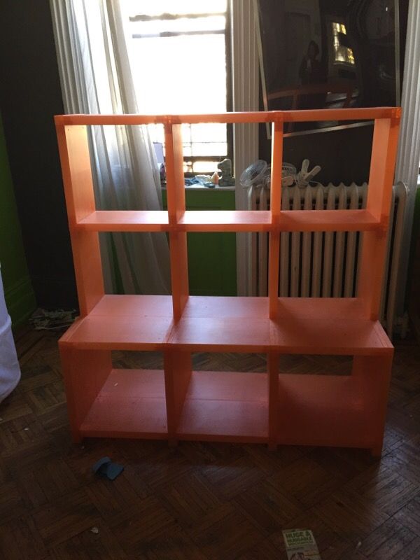 Cubitec modular shelves orange and green from dwr