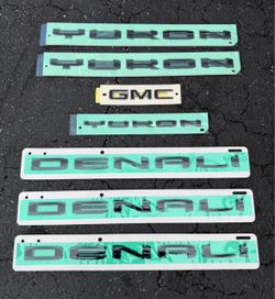 GMC YUKON DENALI 2026 EMBLEMS