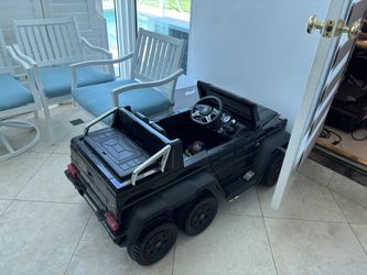 Mercedes G wagon for adult and kid