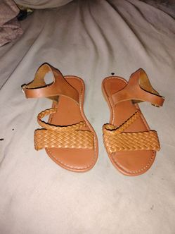 Little girl  size 13.5 - 1.