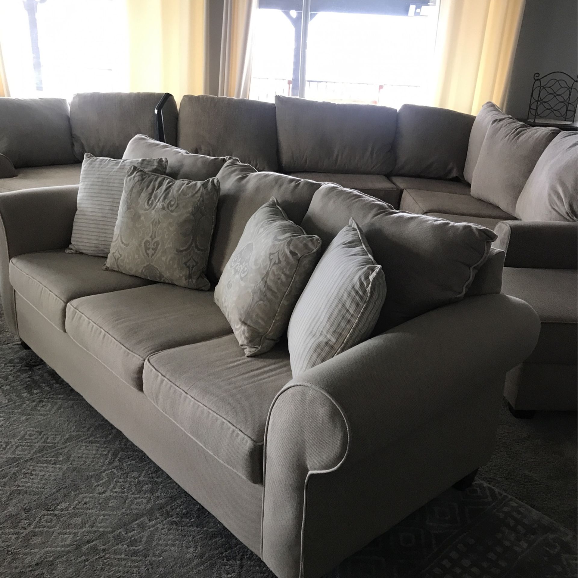 Sofa Beige 3 Cushion Seating with Original Coordinating Pillows