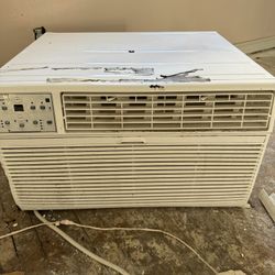 Midea Wall AC Unit 14,000 BTU