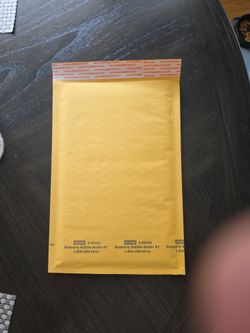 70 Uline Bubble Envelopes