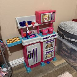 Kids kitchen play set