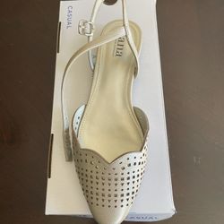 ana Dandy Platino Flat Shoes Size 7.5M.