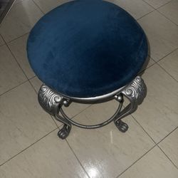4 Bar Stool Chairs 