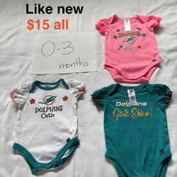 LIKE NEW Gerber NFL baby-girls NFL Team 3 Pack Short Sleeve Onesie Bodysuit Onesie Miami Dolphins