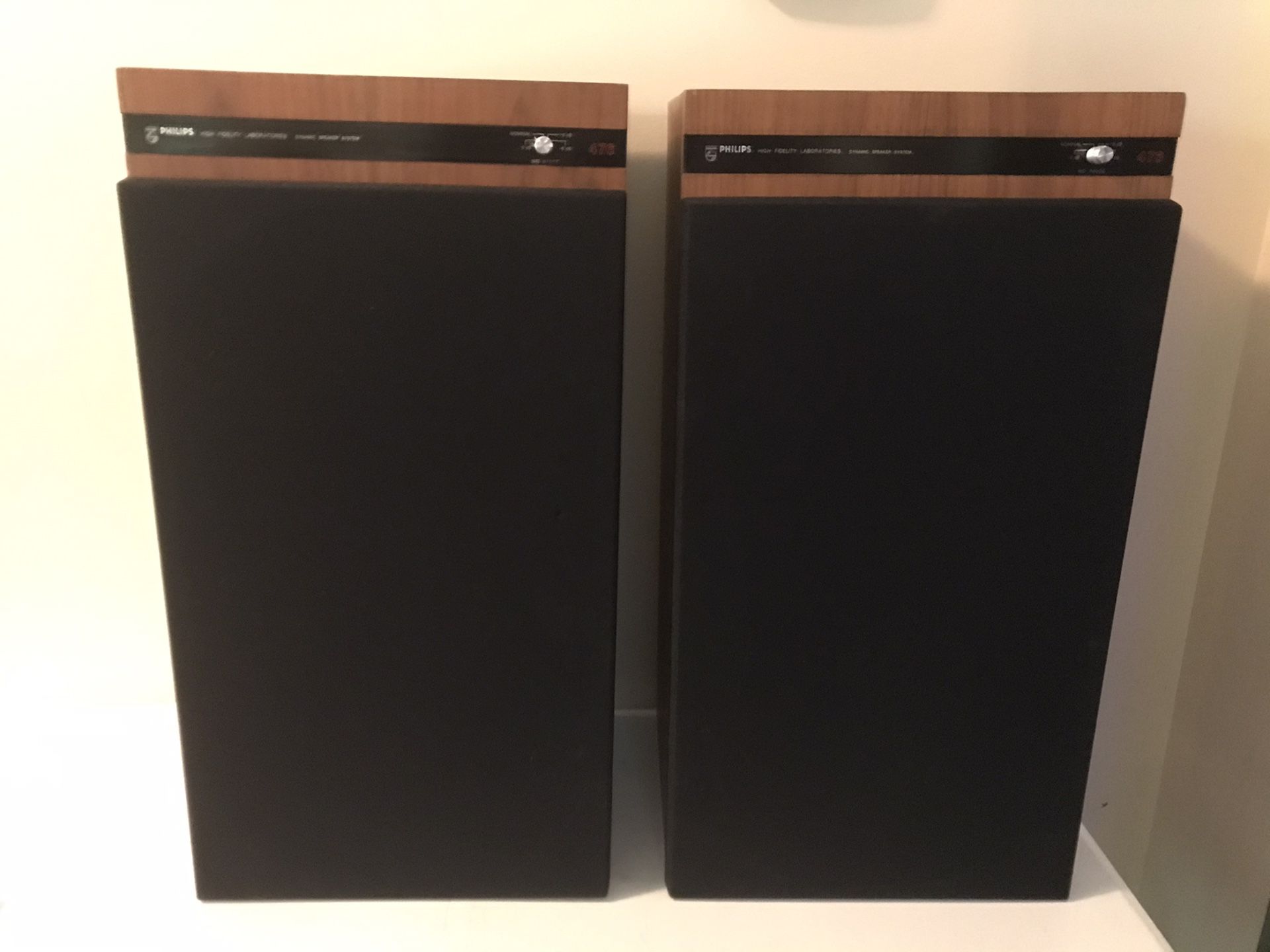 Philips 3 Way Speakers System Model 476 10" Woofers 75 Watts High Fidelity