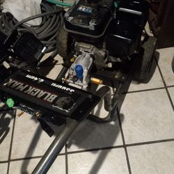 3300psi Black Max  Power Washer 