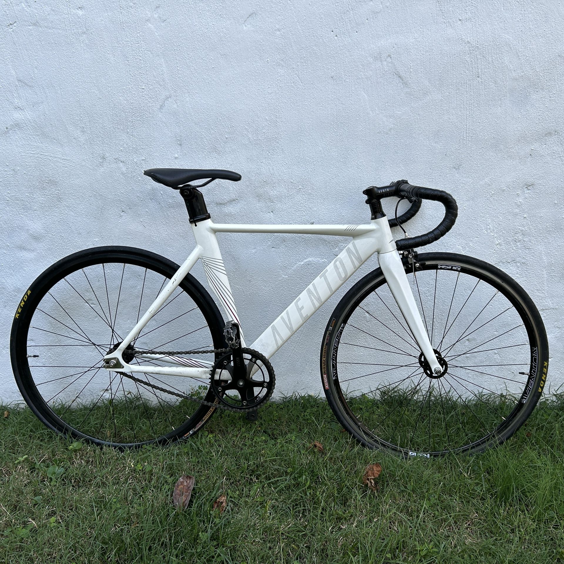 aventon mataro