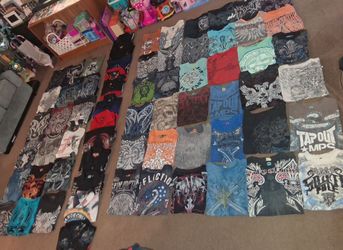 66 Item Vintage Y2K Mens - Affliction, American Fighter, Extreme Couture, Tap Out, Elite MMA & More. Various sizes. Sizes small to 2XL.