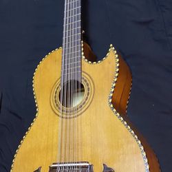 Lonestar Bajosexto With Hardshell Case & Pickup 