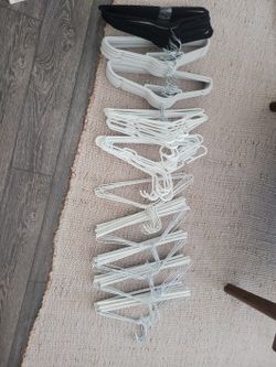 Clothes Hanger (100 pcs)
