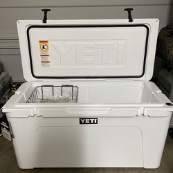 BRAND NEW YETI NEVER USED for Sale in League City, TX