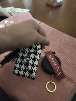 2NEW- PURSE ACCESSORIES  ( BOTH FOR $5)   PICK ⛏️ UP ONLY