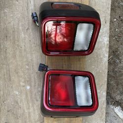 2020-2025 Jeep Gladiator Genuine OEM Mopar Tailights