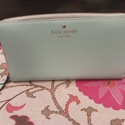 2 KATE SPADE WALLET'S........😁😊😍