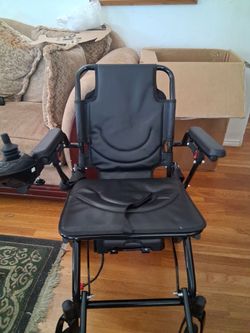 Electric wheelchair