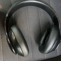 Beats Studio Pro
