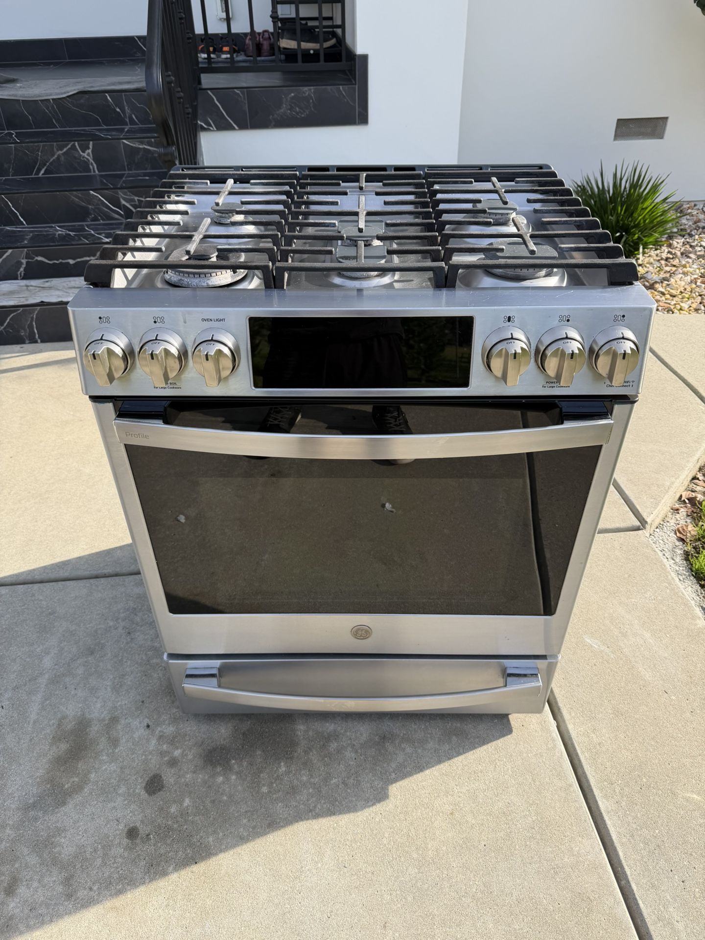 GE Gas Stove
