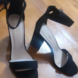 Brand New Black Fashion Nova Heels size 10