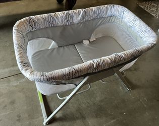 Ingenuity Foldaway Baby Bassinet